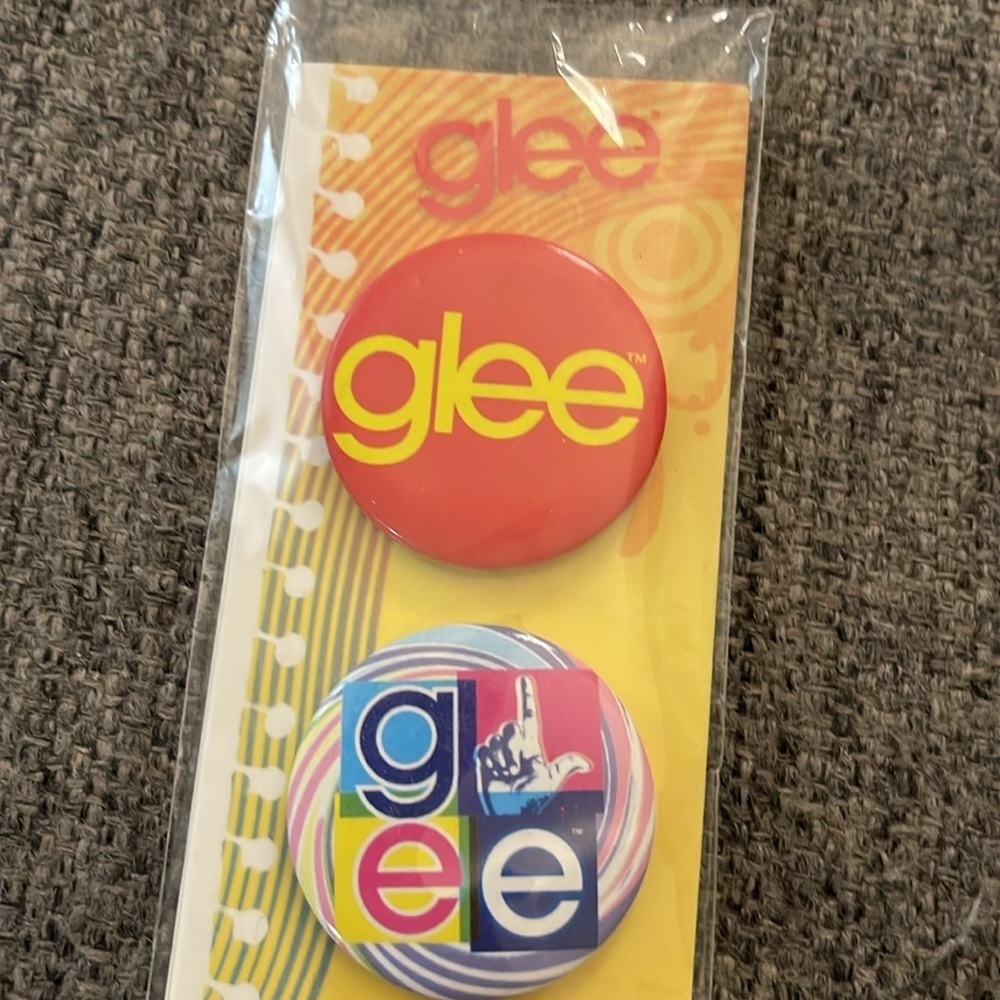 Glee 4 Button Set - Picture 2 of 4